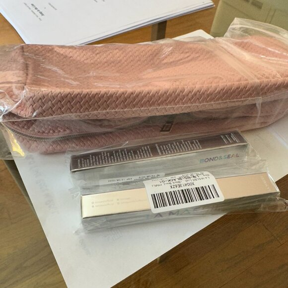 BUNDLE: MAKEUP BAG AND EYELASH BOND&SEAL - Picture 2 of 9